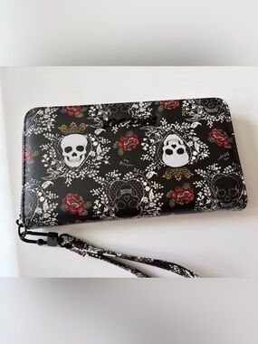 Betsey Johnson black skulls and flowers wallet wristlet